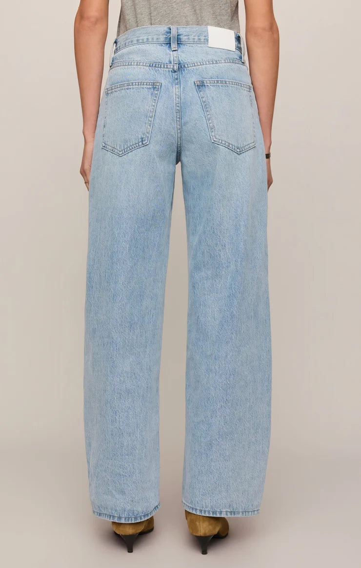 Show Off Jean- High Rise Bowed