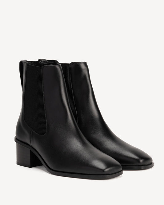 Quinn Chelsea Boot