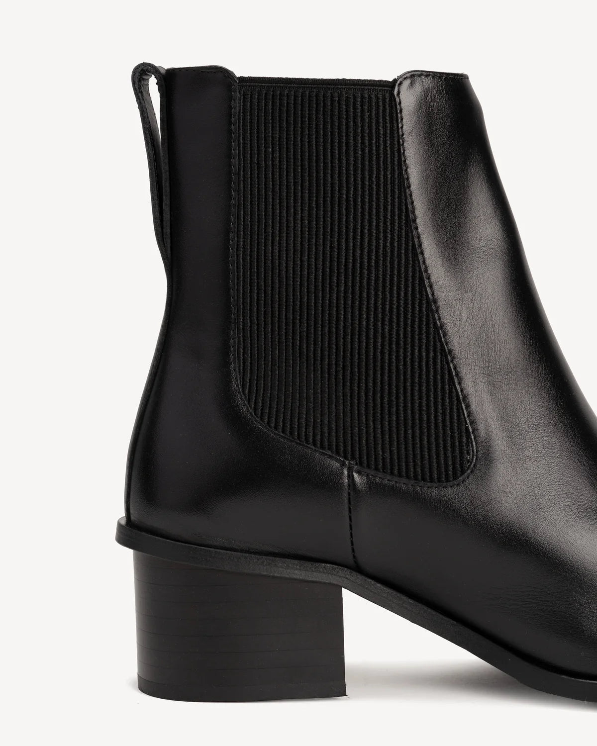 Quinn Chelsea Boot